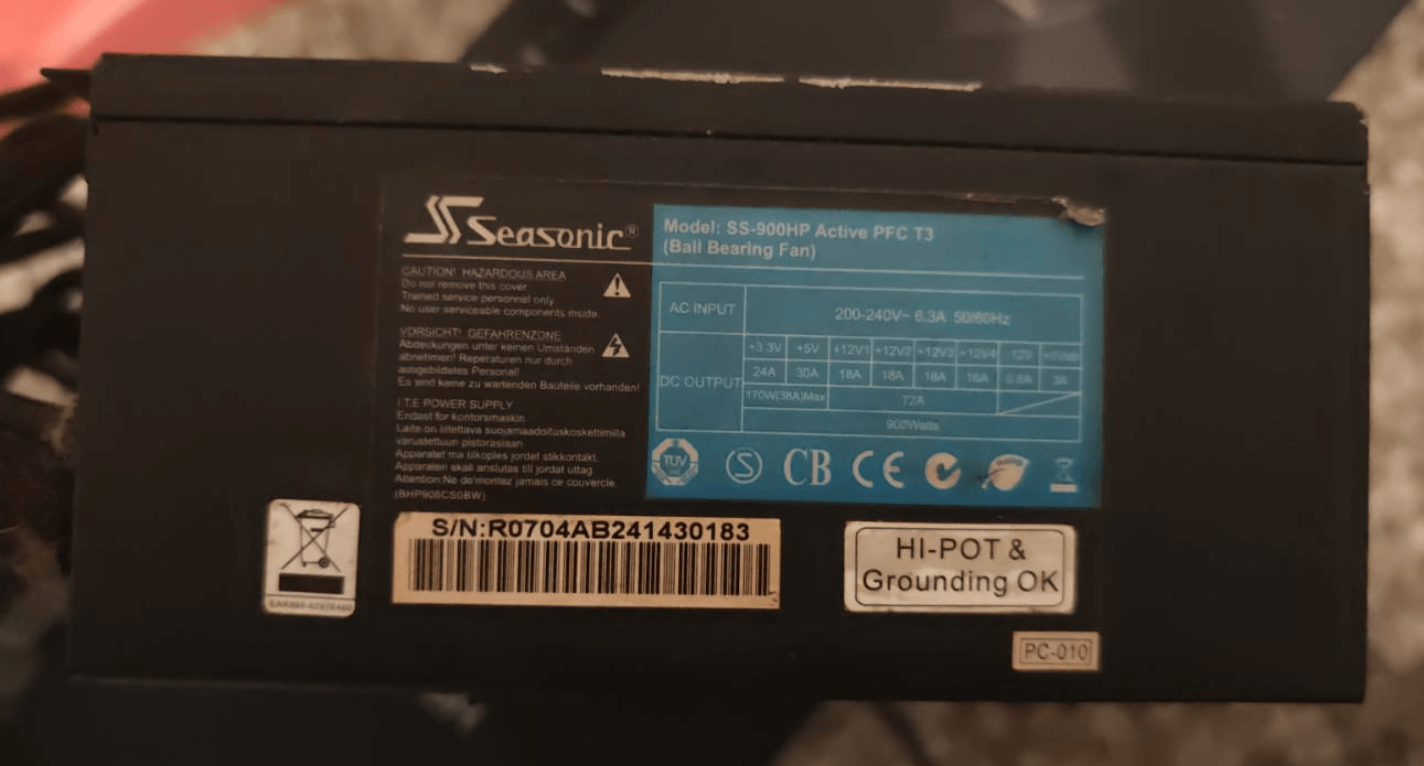 Seasonic X-900 displayed in a museum-style case